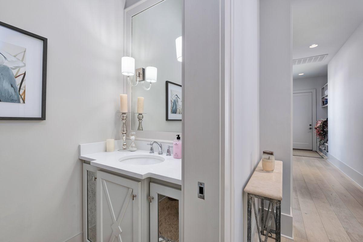 REGATTA BAY - Residential