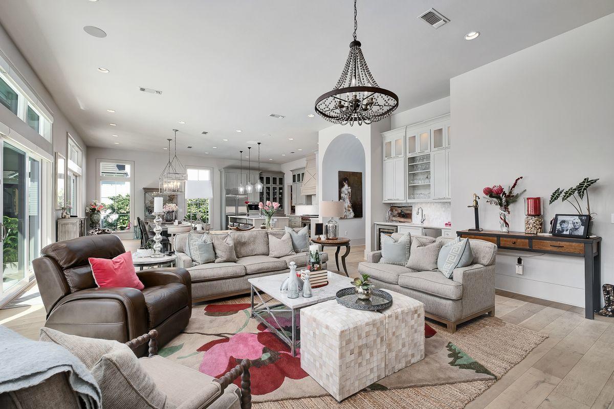 REGATTA BAY - Residential