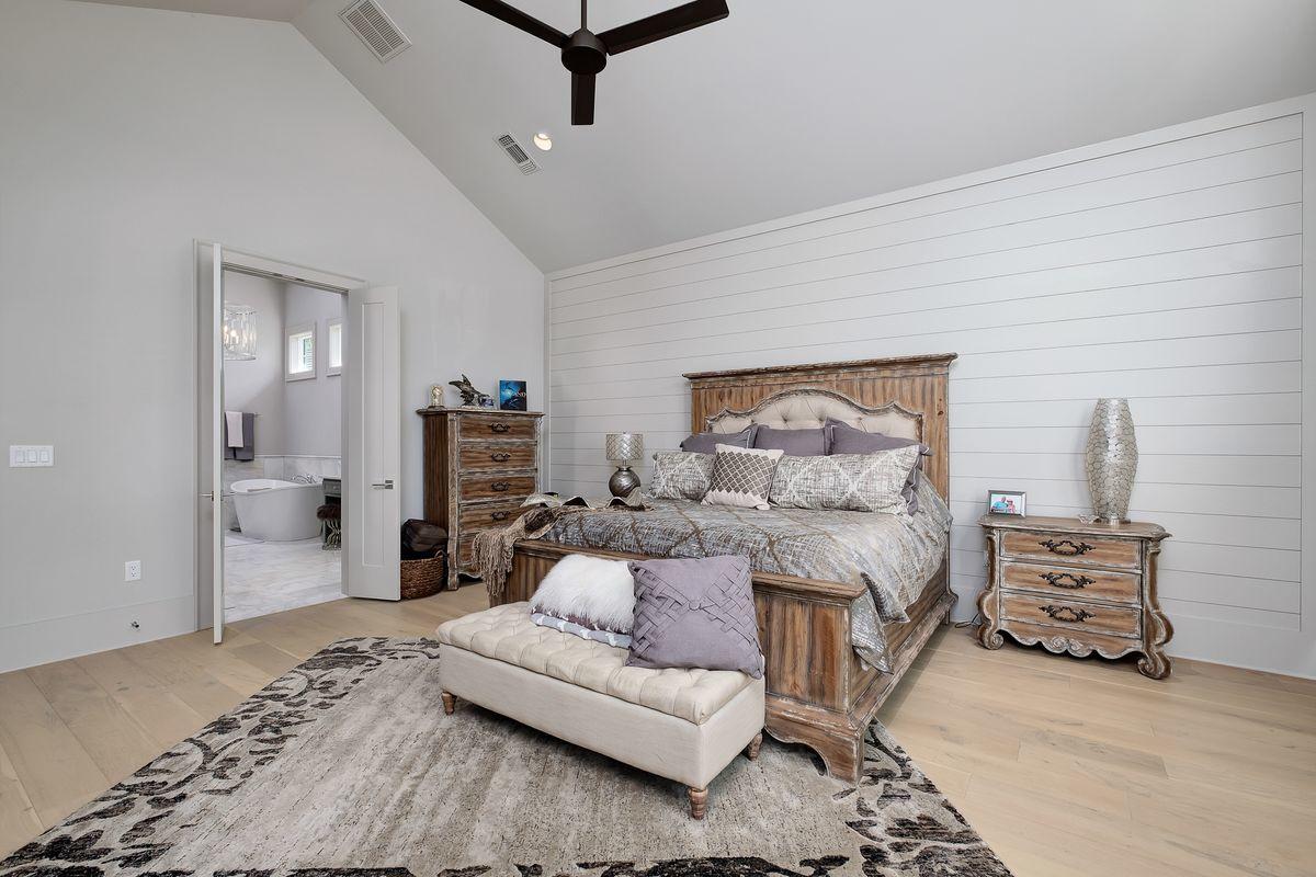 REGATTA BAY - Residential