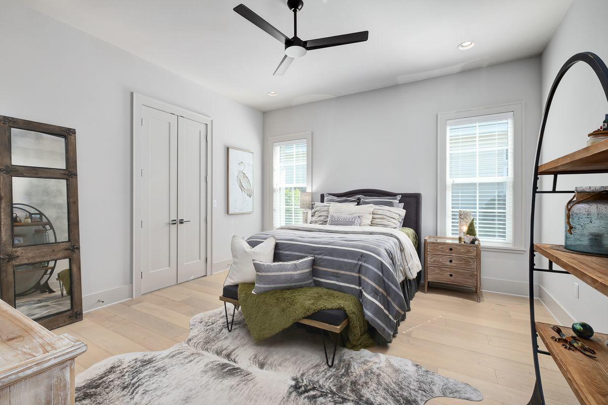 REGATTA BAY - Residential