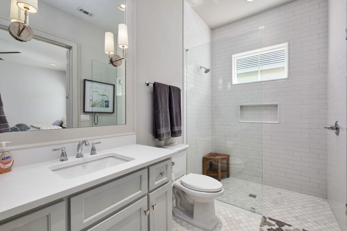 REGATTA BAY - Residential