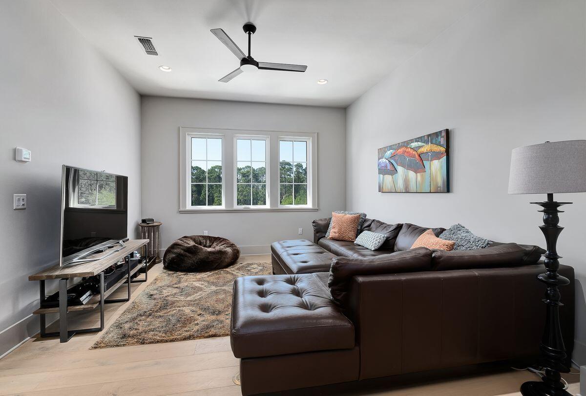 REGATTA BAY - Residential