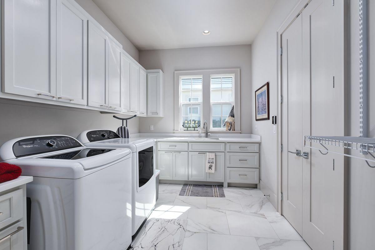 REGATTA BAY - Residential