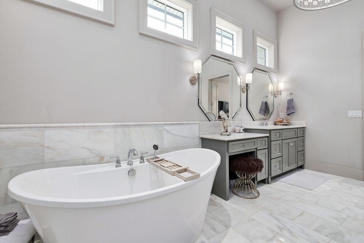 REGATTA BAY - Residential