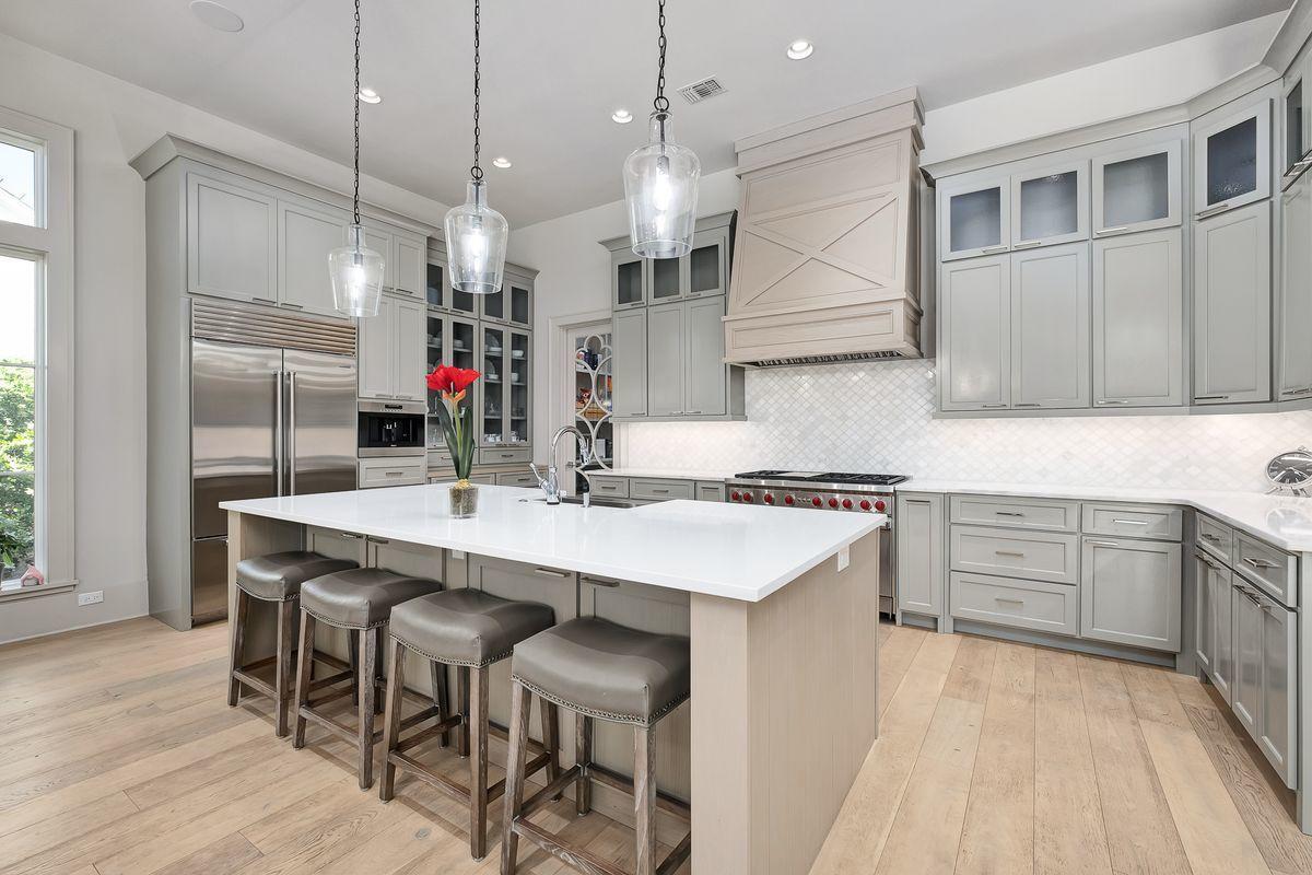 REGATTA BAY - Residential