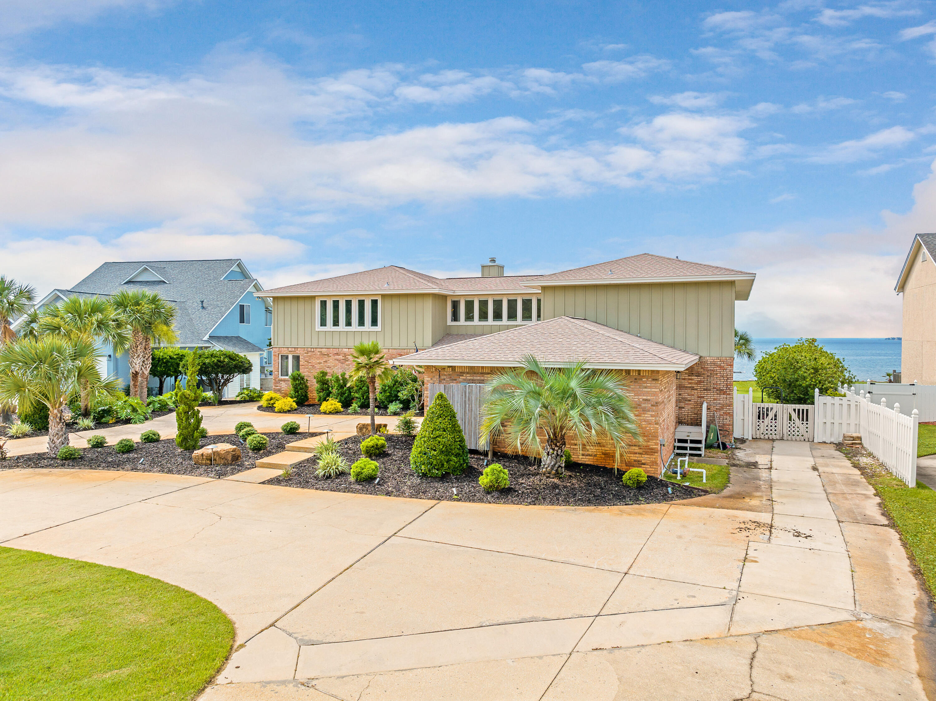 WHISPER BAY 6TH ADDN - Residential
