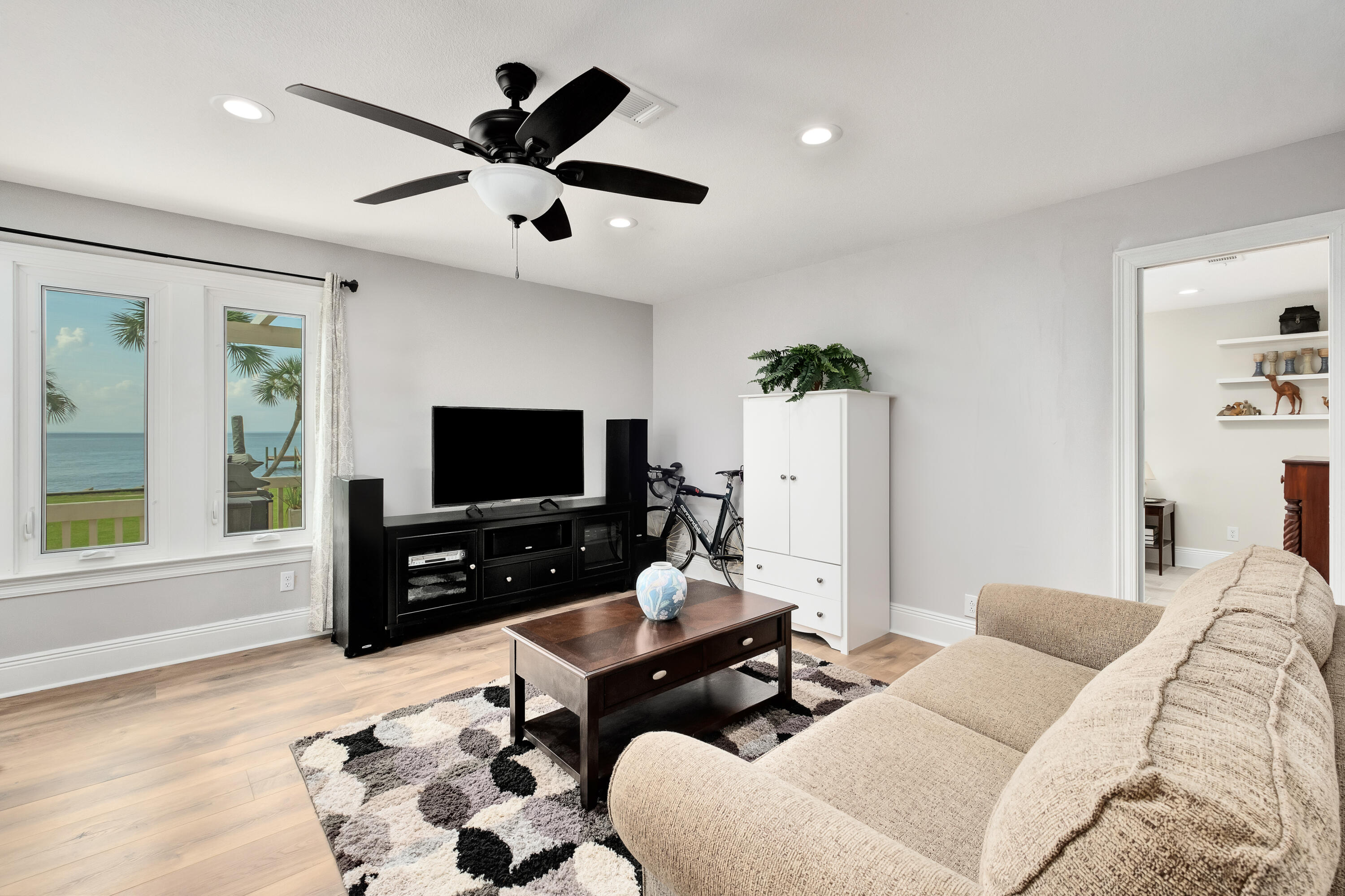 WHISPER BAY 6TH ADDN - Residential