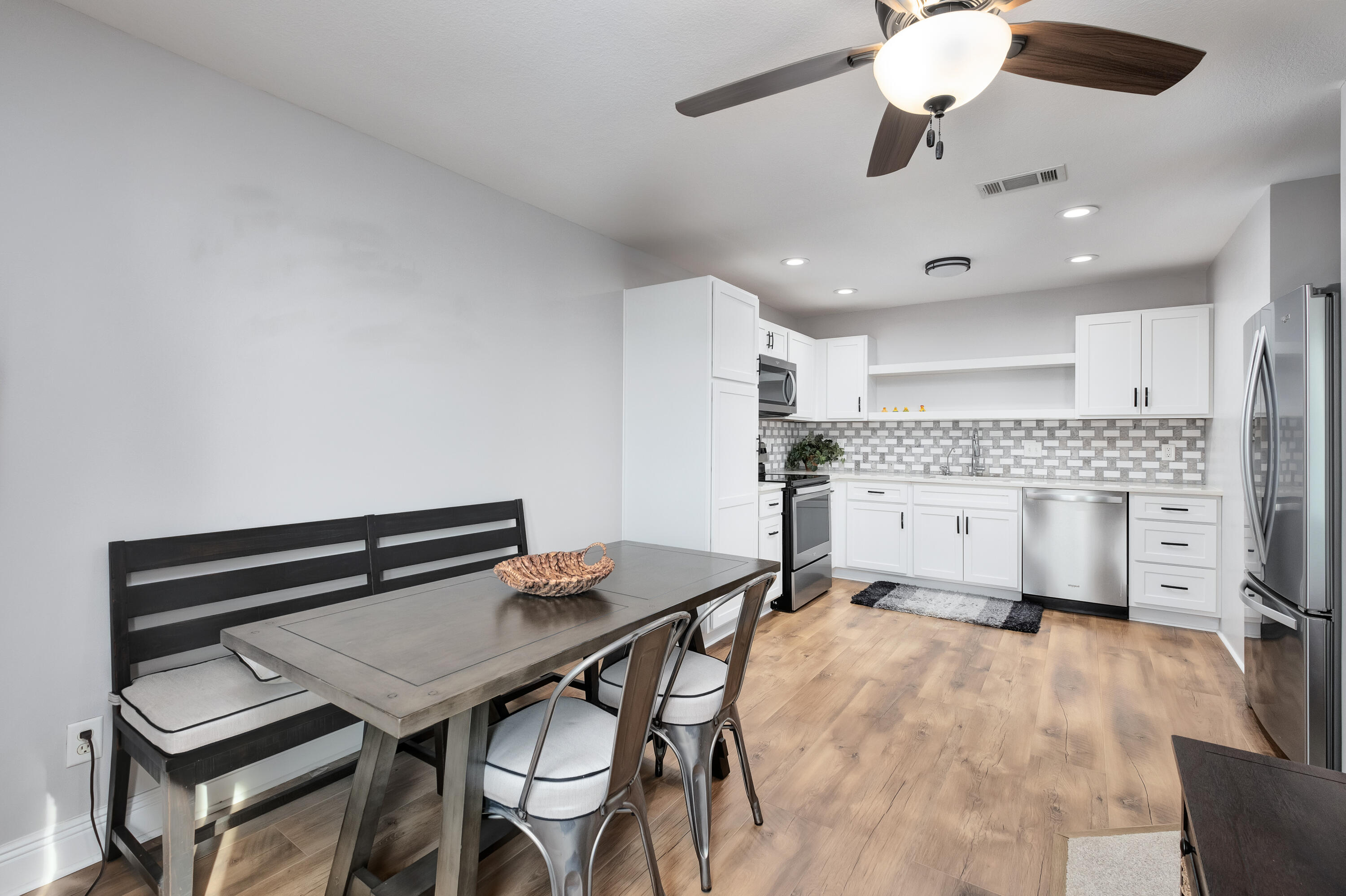 WHISPER BAY 6TH ADDN - Residential