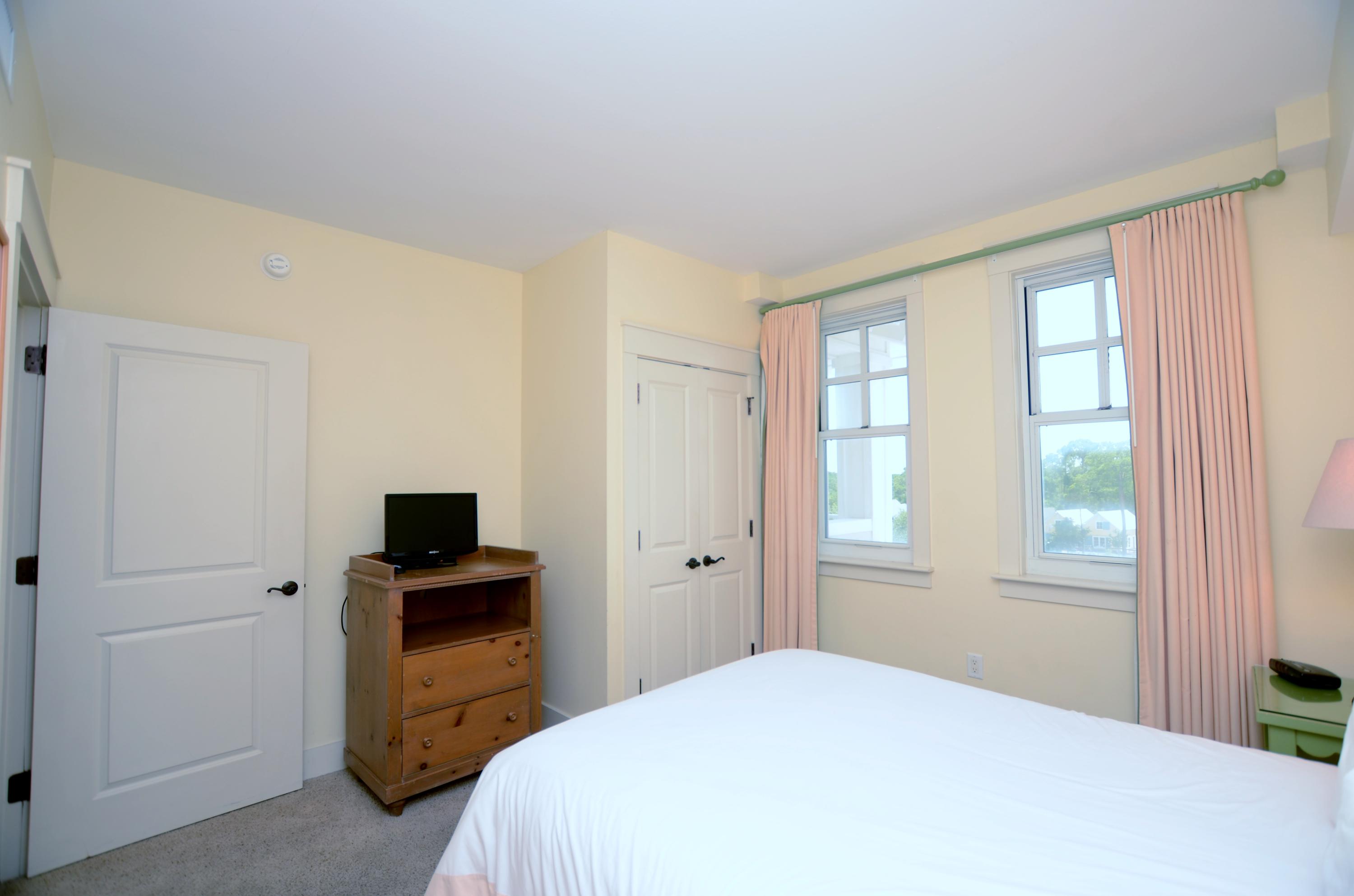 OBSERVATION POINT - Residential Lease