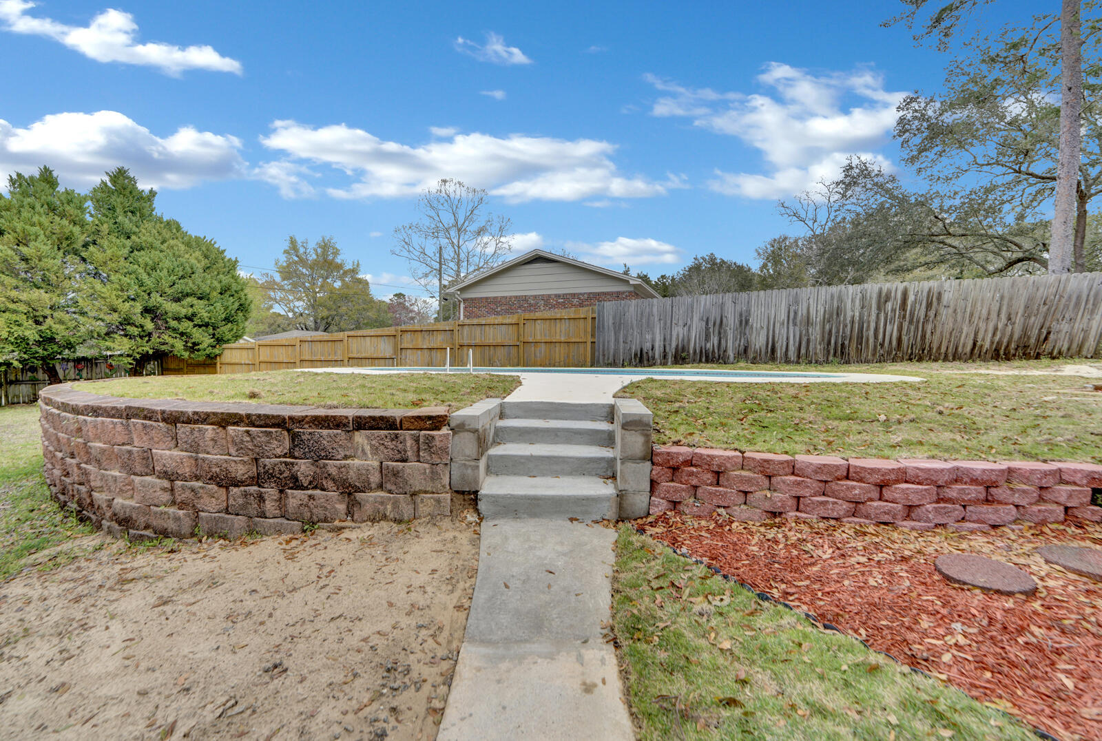 VALPARAISO PLAT #7 LOT 7 BLK 24 - Residential