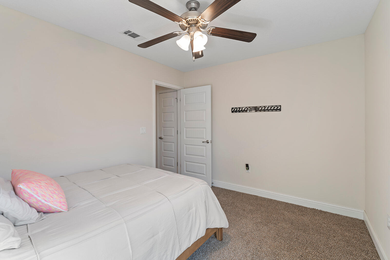 BROOKE ESTATES PH III - Residential