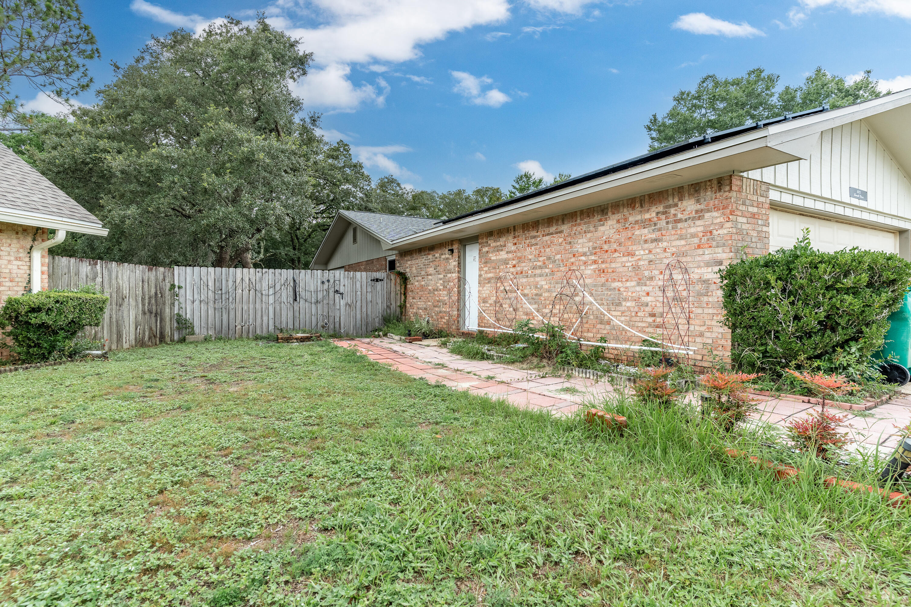TANGLEWOOD 1ST ADDN - Residential