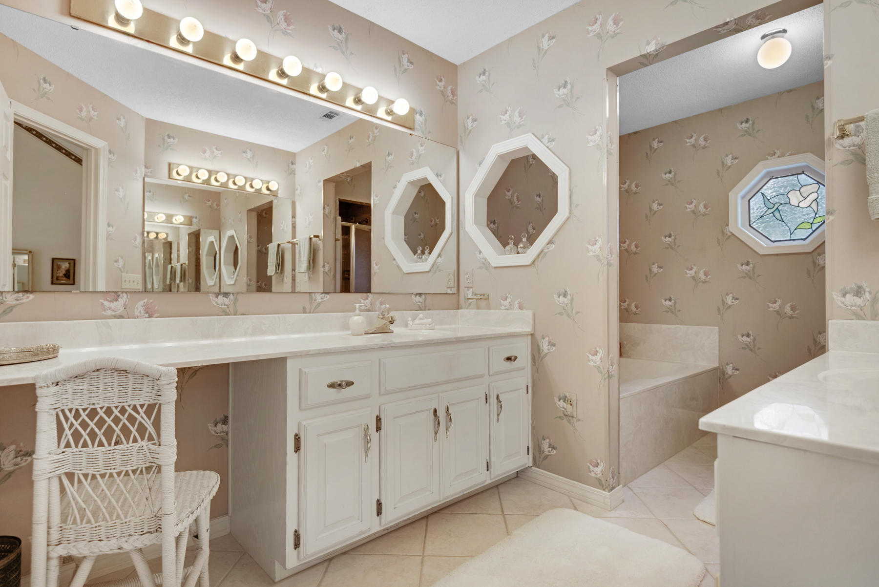 LAKE LORRAINE ESTATES 1st add - Residential