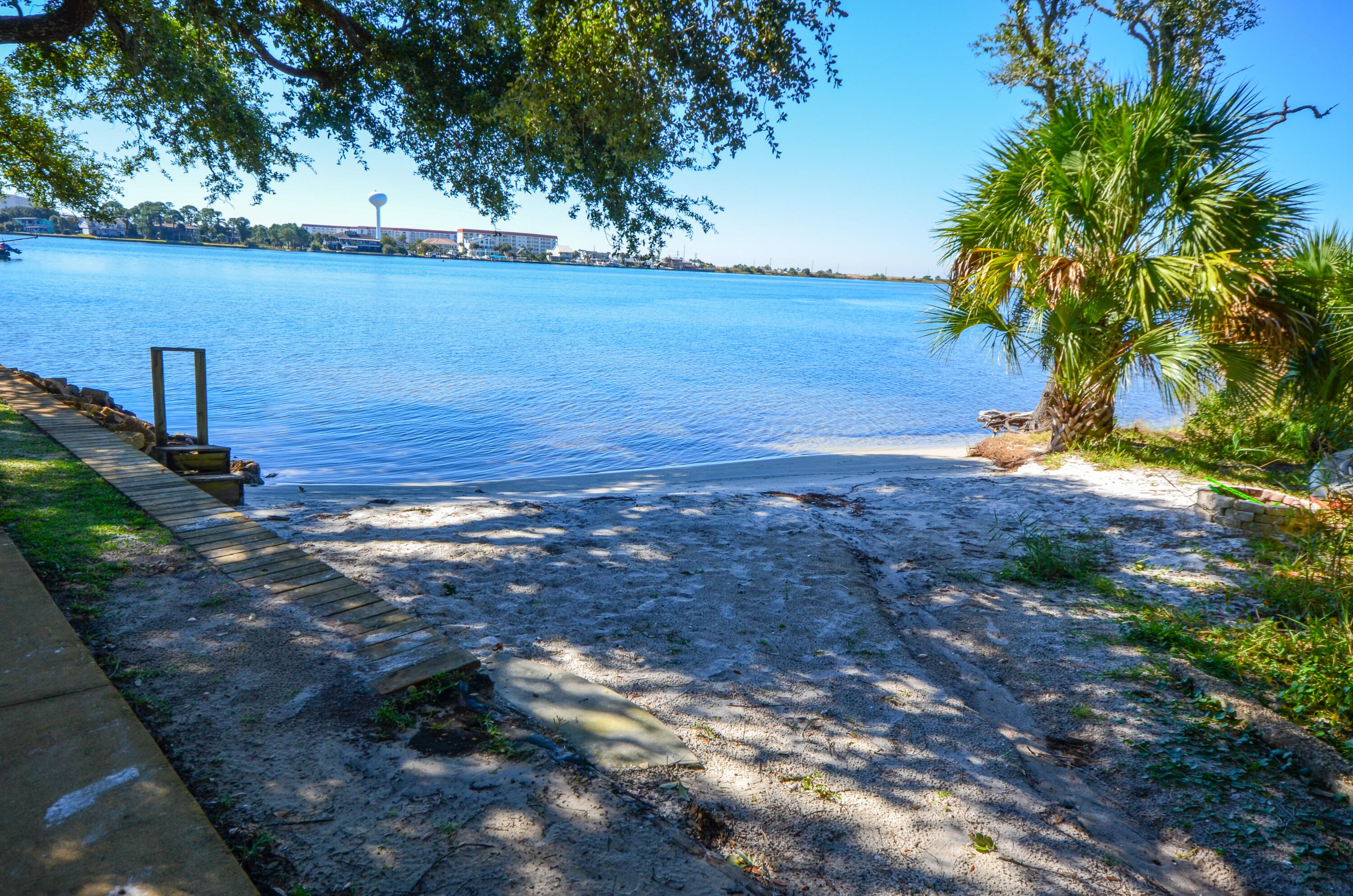 PIRATES BAY PH 1 - Residential