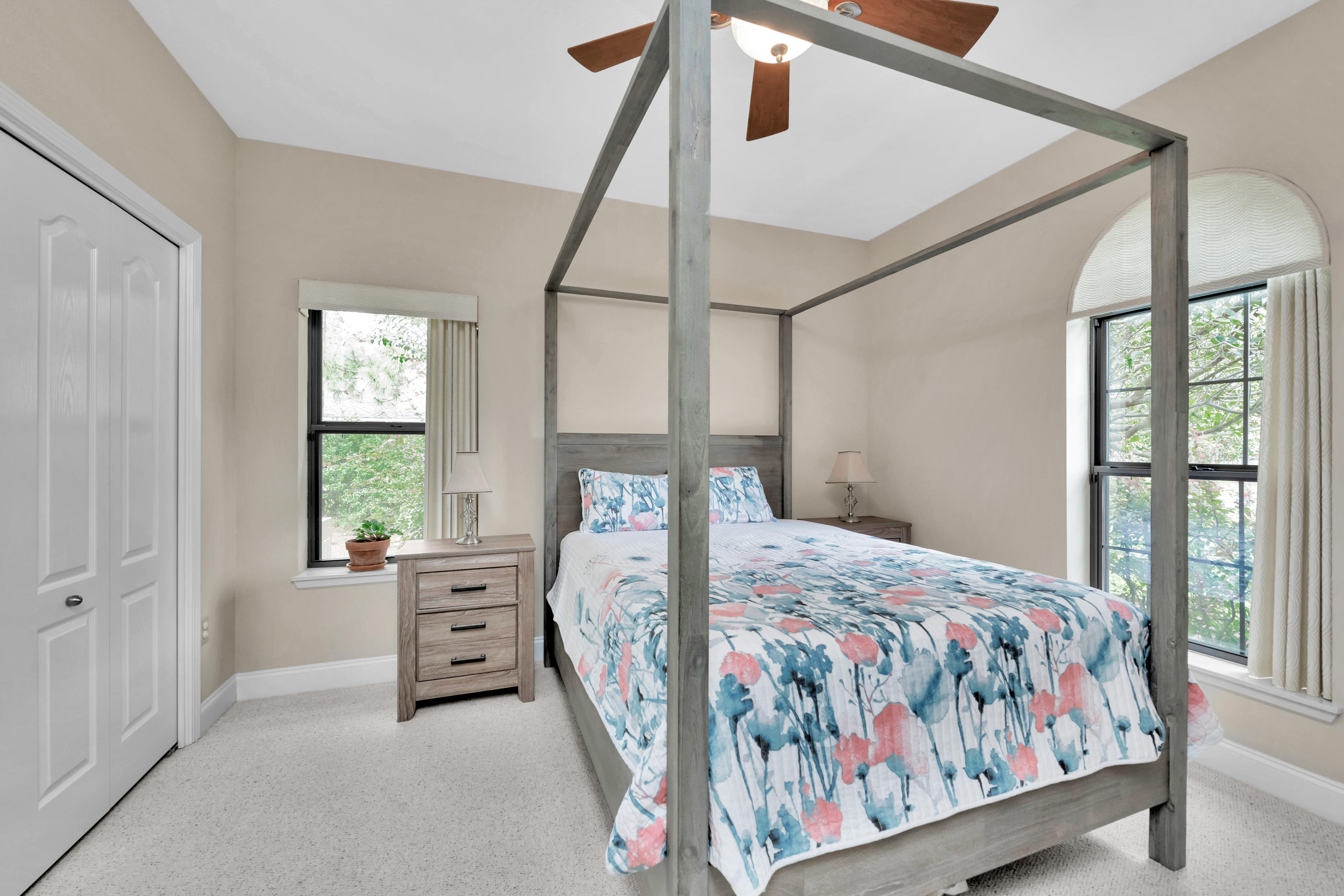 HOLLEY BY THE SEA - Residential