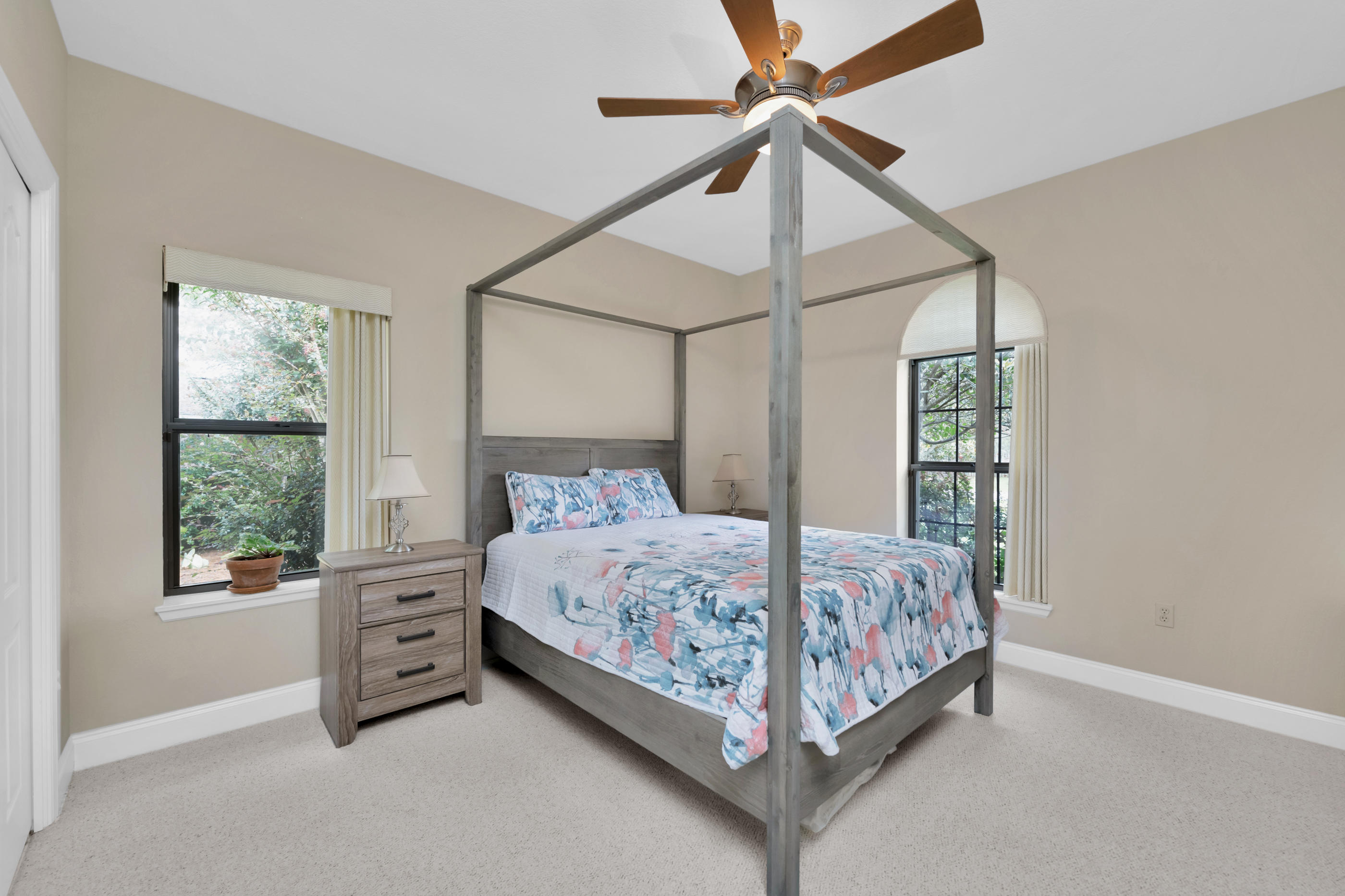 HOLLEY BY THE SEA - Residential