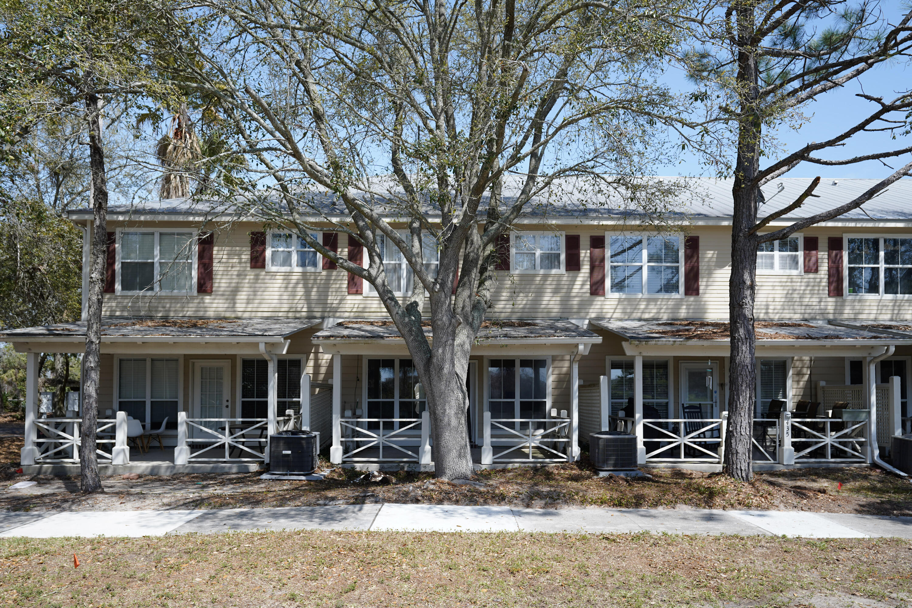 TWIN LAKES TOWNHOMES PH 2 - Residential Lease