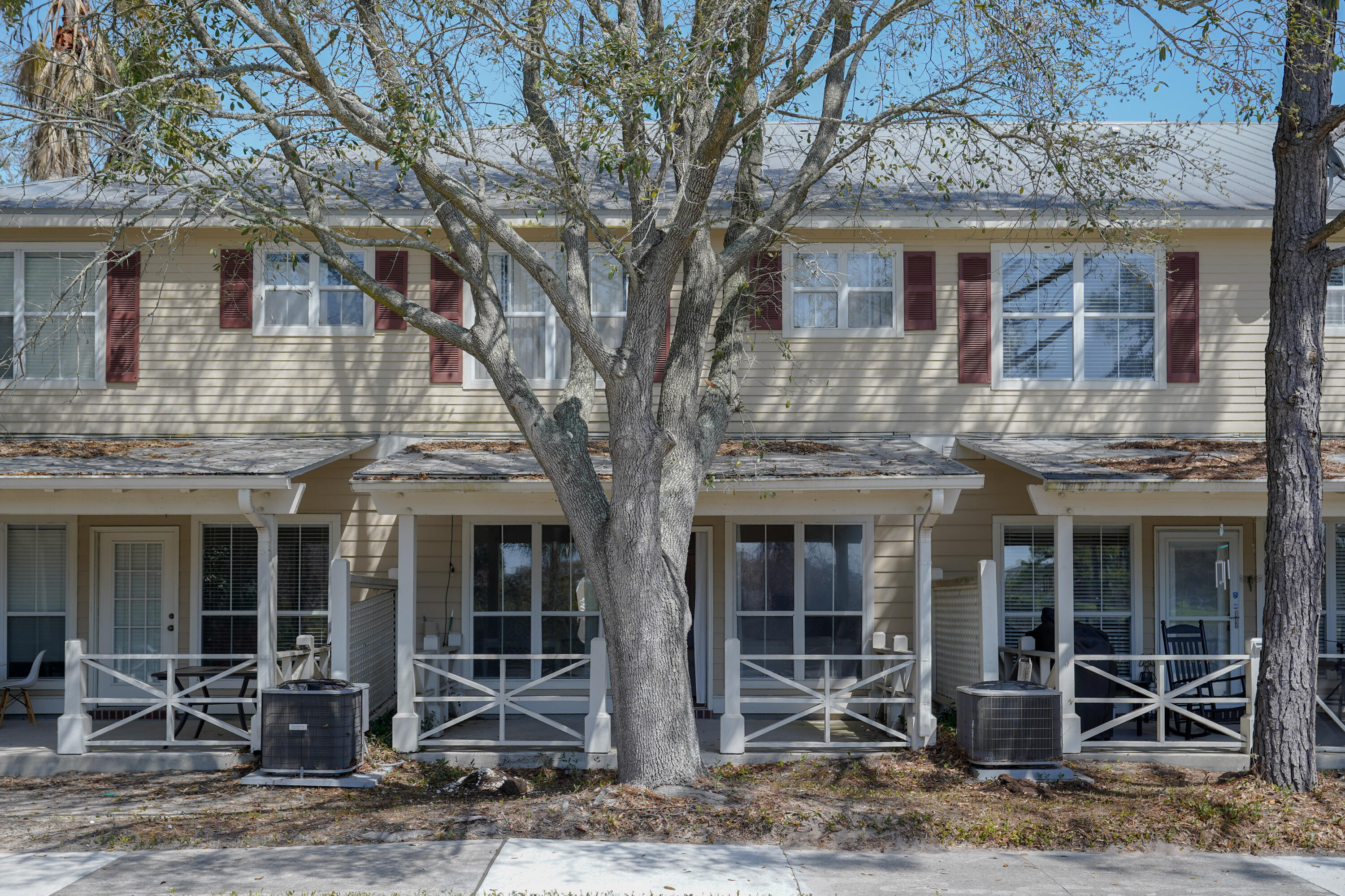 TWIN LAKES TOWNHOMES PH 2 - Residential Lease