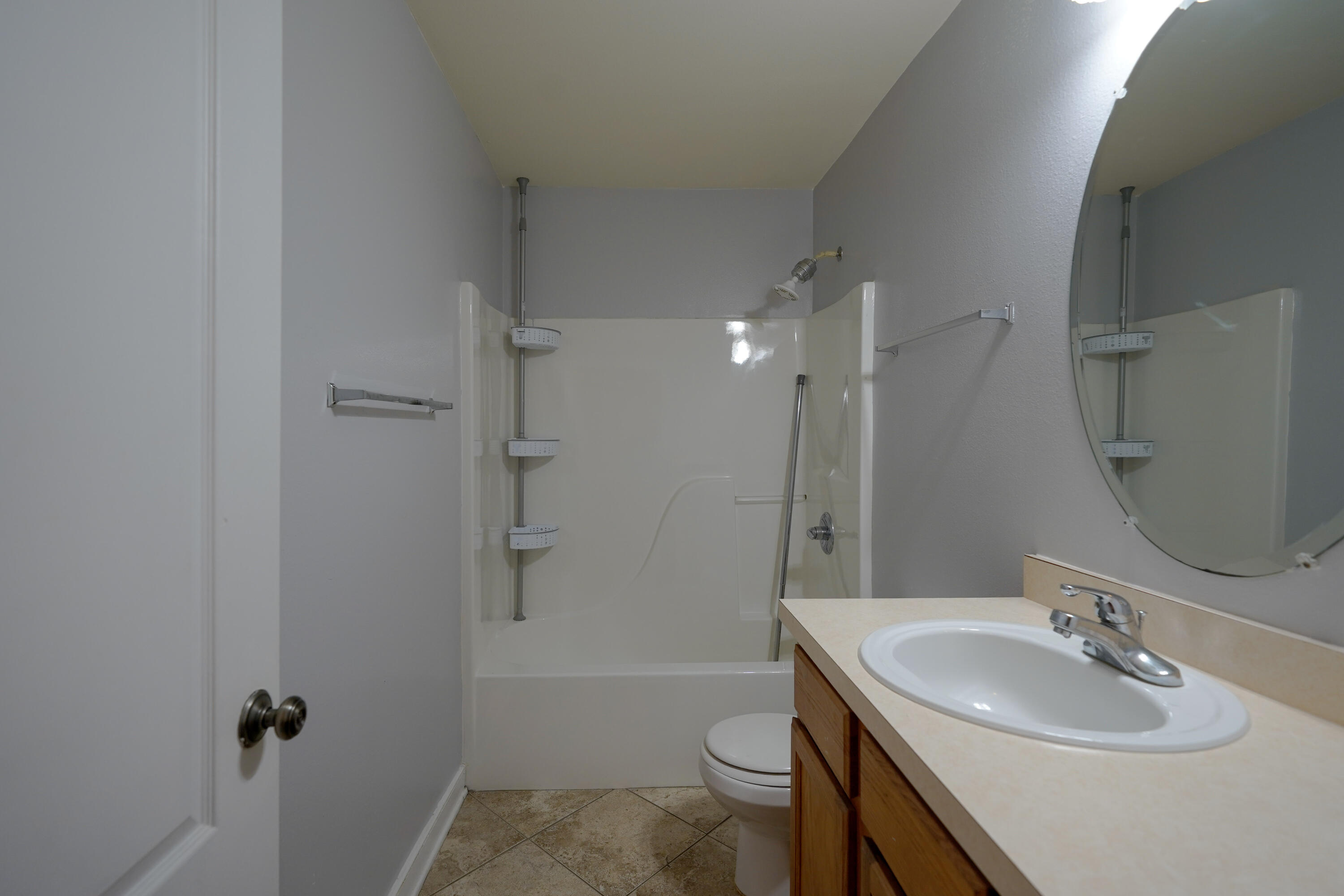 TWIN LAKES TOWNHOMES PH 2 - Residential Lease