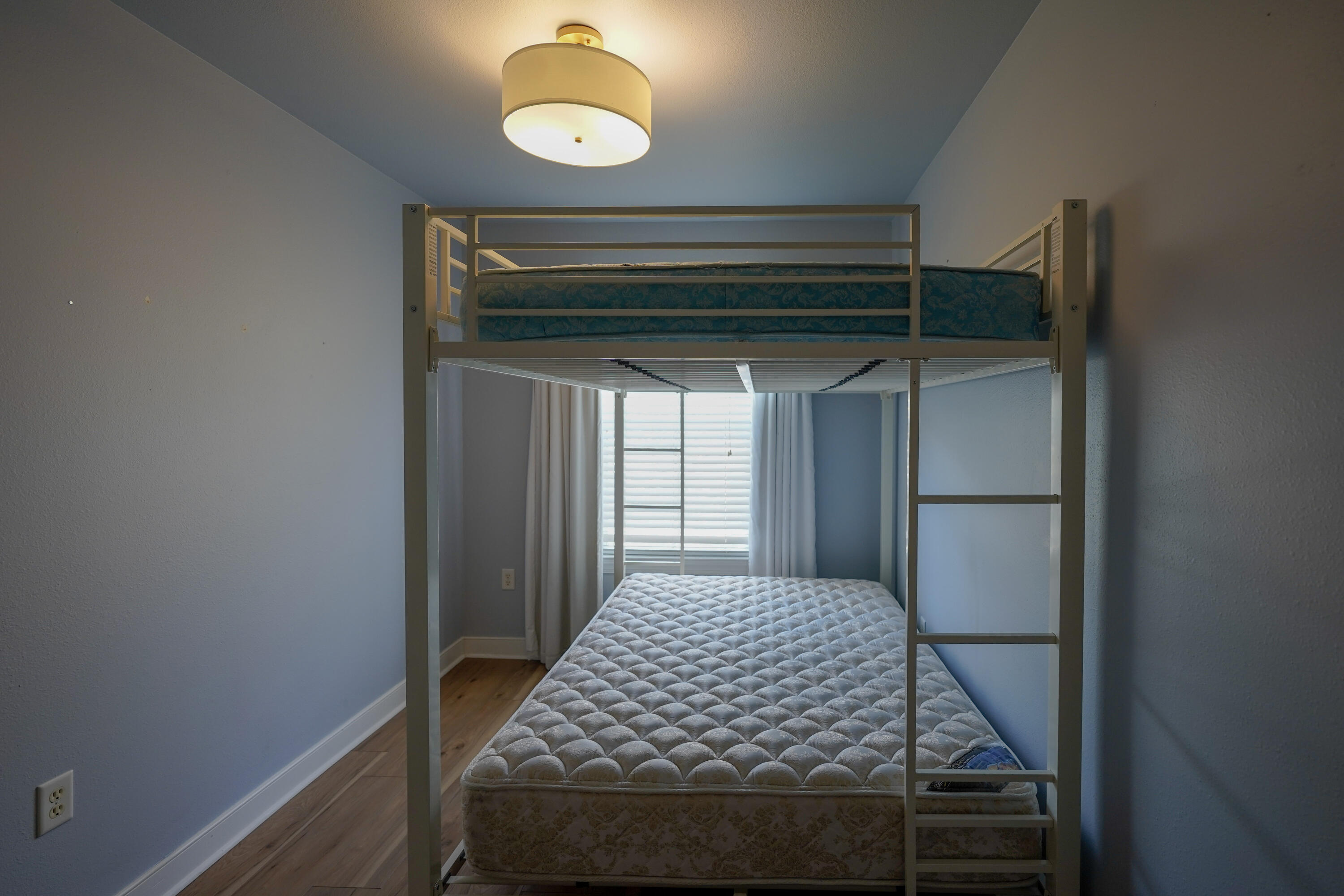 TWIN LAKES TOWNHOMES PH 2 - Residential Lease