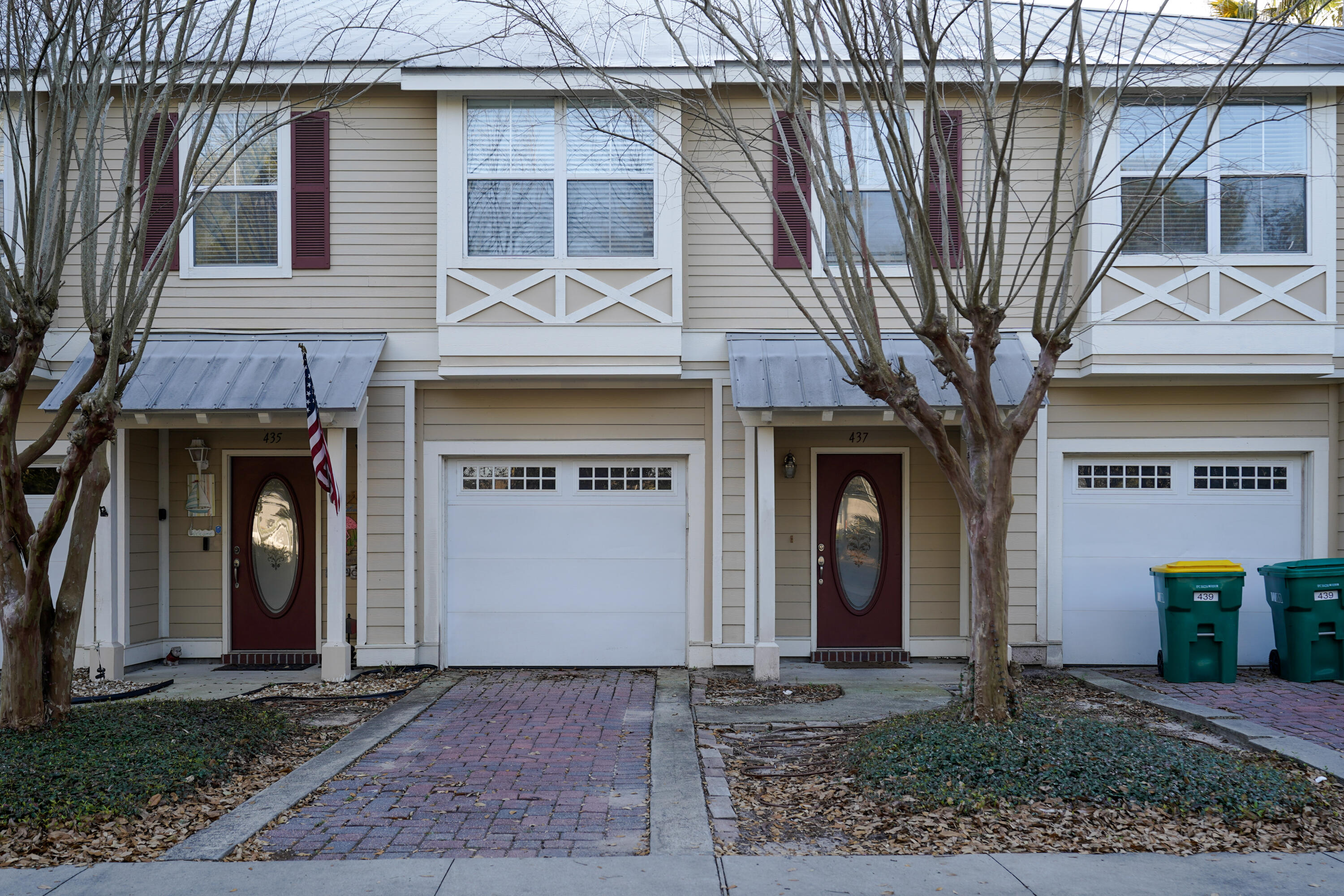 TWIN LAKES TOWNHOMES PH 2 - Residential Lease