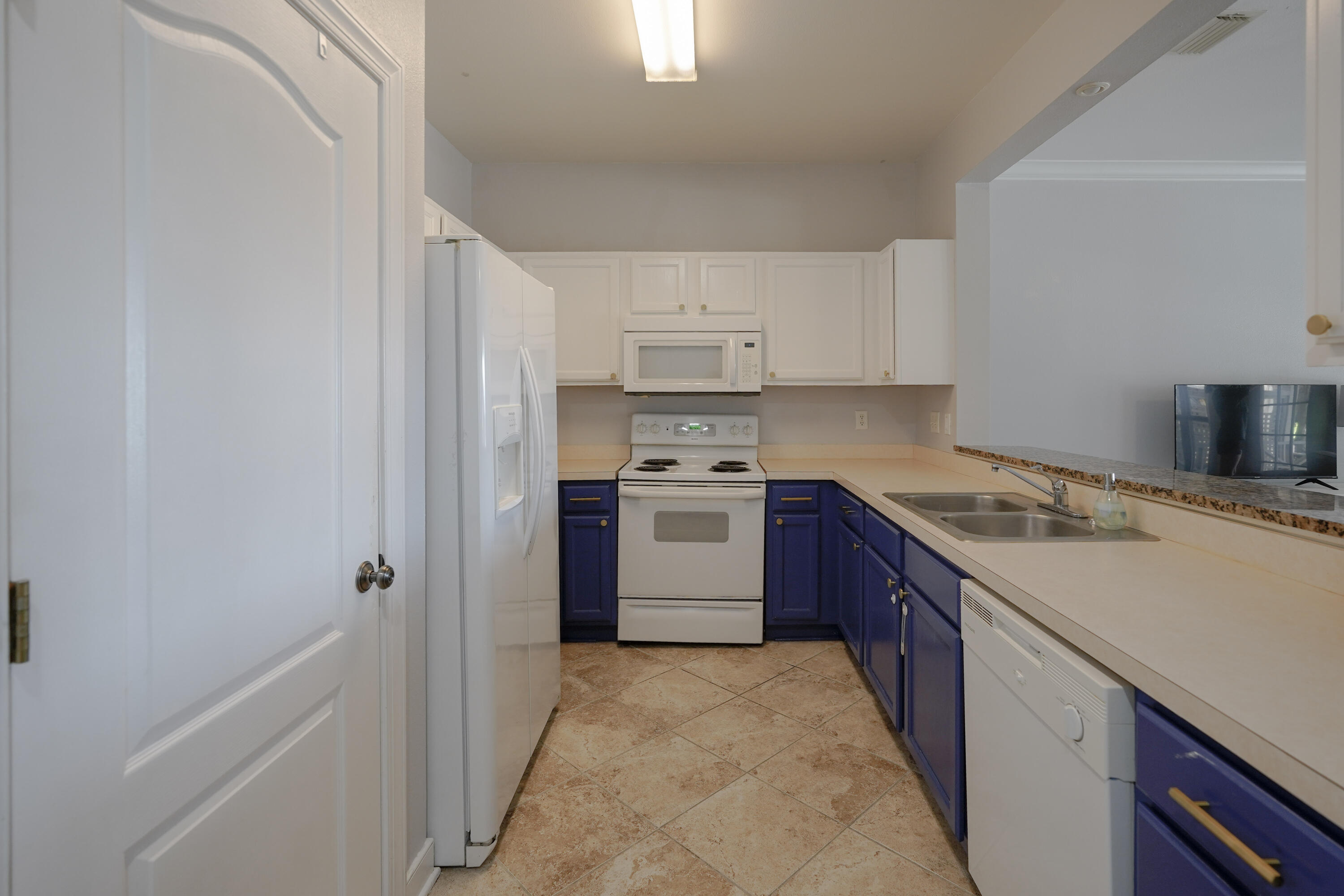 TWIN LAKES TOWNHOMES PH 2 - Residential Lease