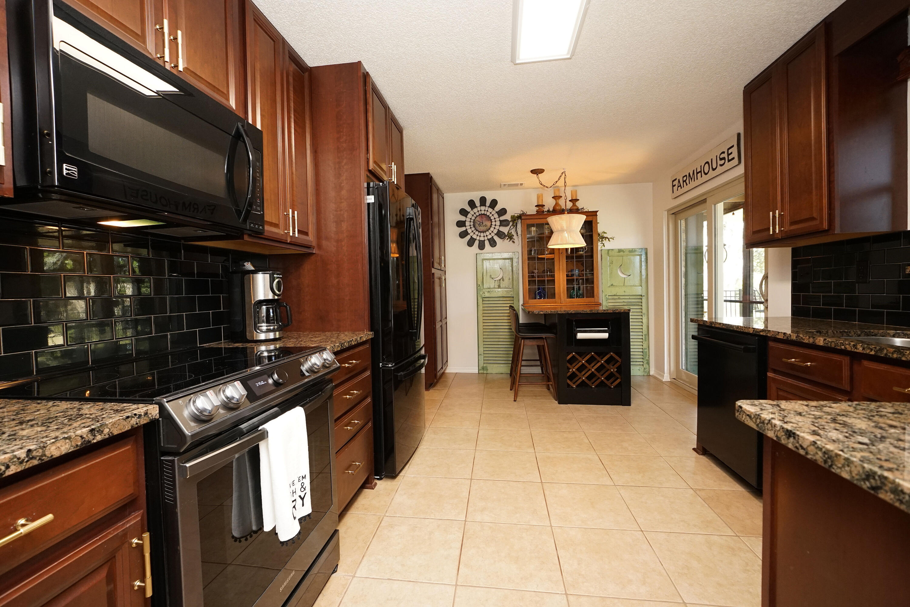 ST ANDREWS EAST BLUEWATER BAY - Residential