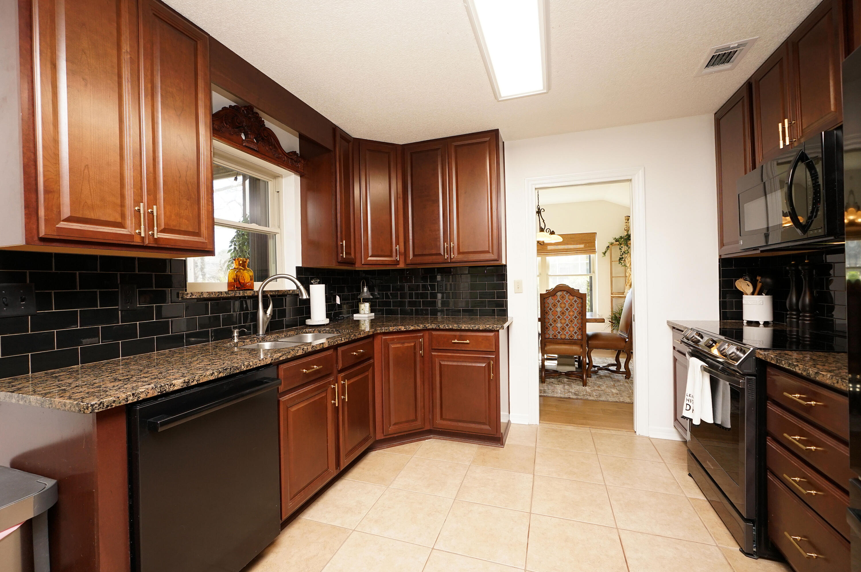 ST ANDREWS EAST BLUEWATER BAY - Residential