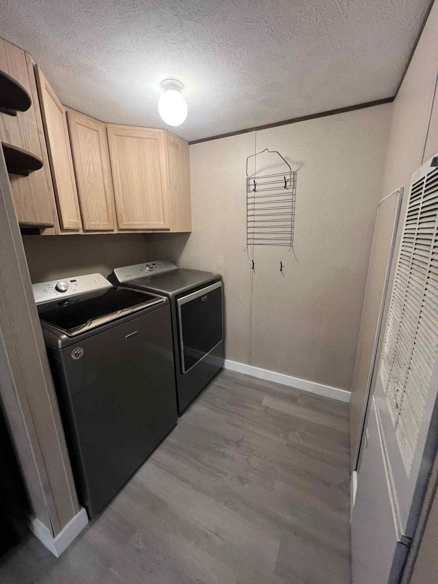 OAKWOOD LAKES ESTATES - Residential