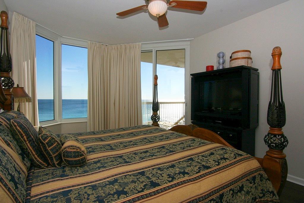 SILVER BEACH TOWERS - Residential