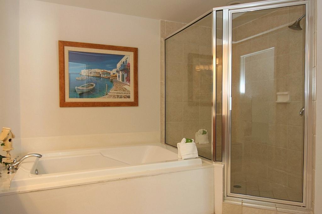 SILVER BEACH TOWERS - Residential