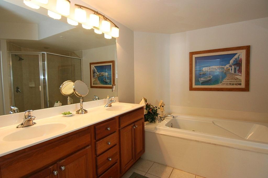 SILVER BEACH TOWERS - Residential