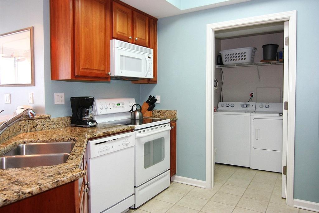 SILVER BEACH TOWERS - Residential