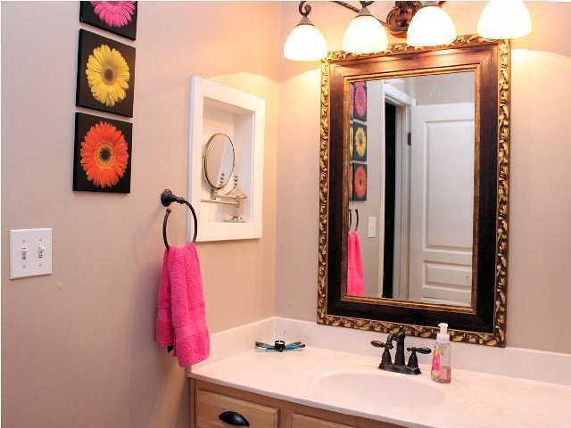 JONITA ESTATES - Residential