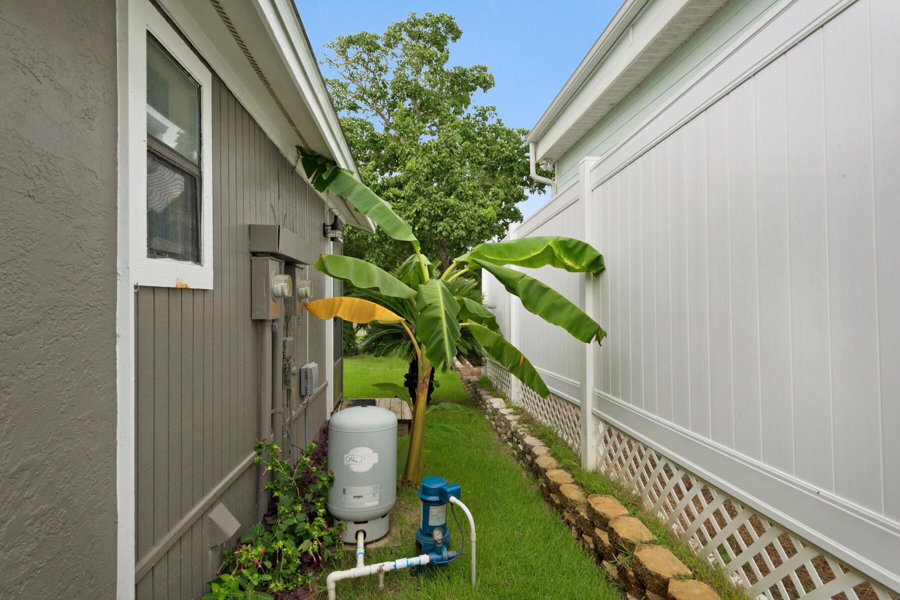 NO RECORDED SUBDIVISION - Residential