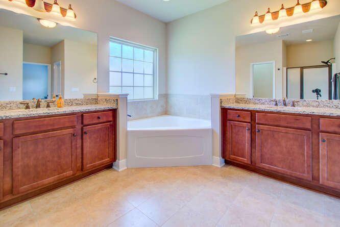 THE OVERLOOK AT CHESTNUT RIDGE - Residential Lease