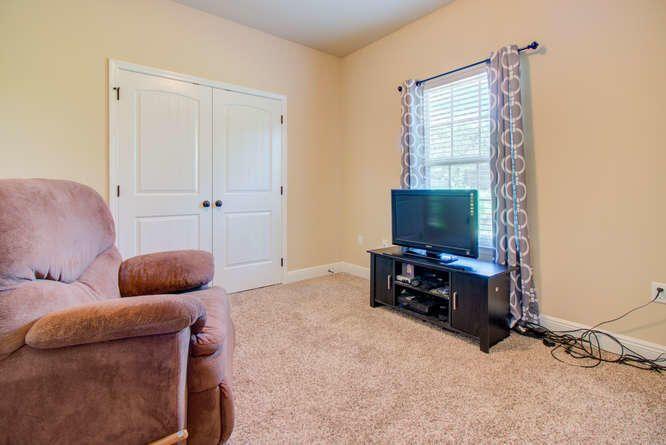 THE OVERLOOK AT CHESTNUT RIDGE - Residential Lease