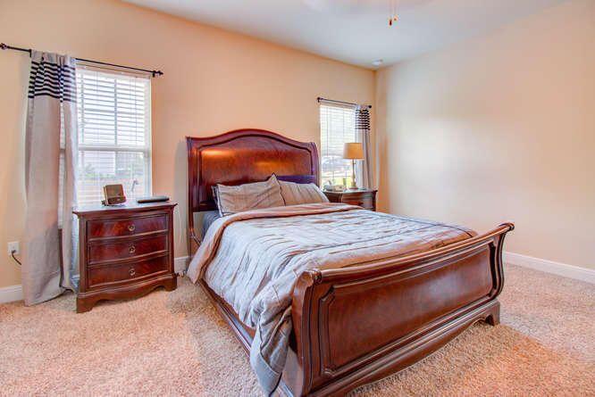 THE OVERLOOK AT CHESTNUT RIDGE - Residential Lease