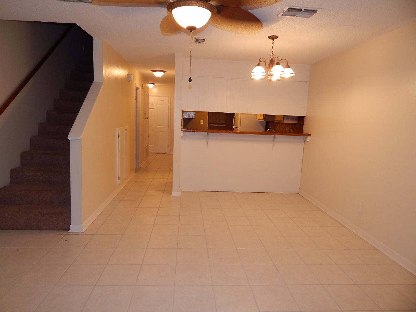 HOWARD GILL REPLAT - Residential