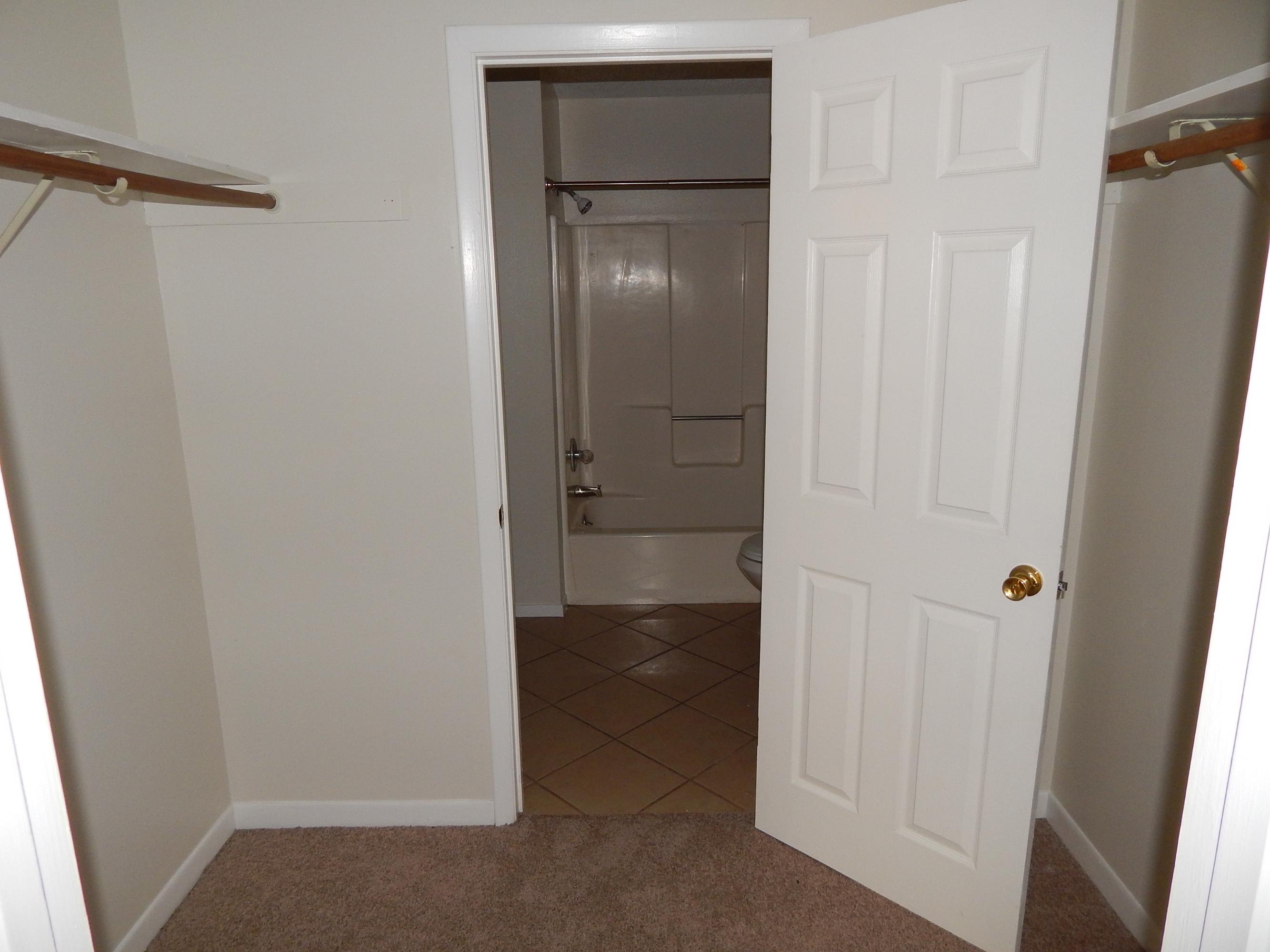 HOWARD GILL REPLAT - Residential