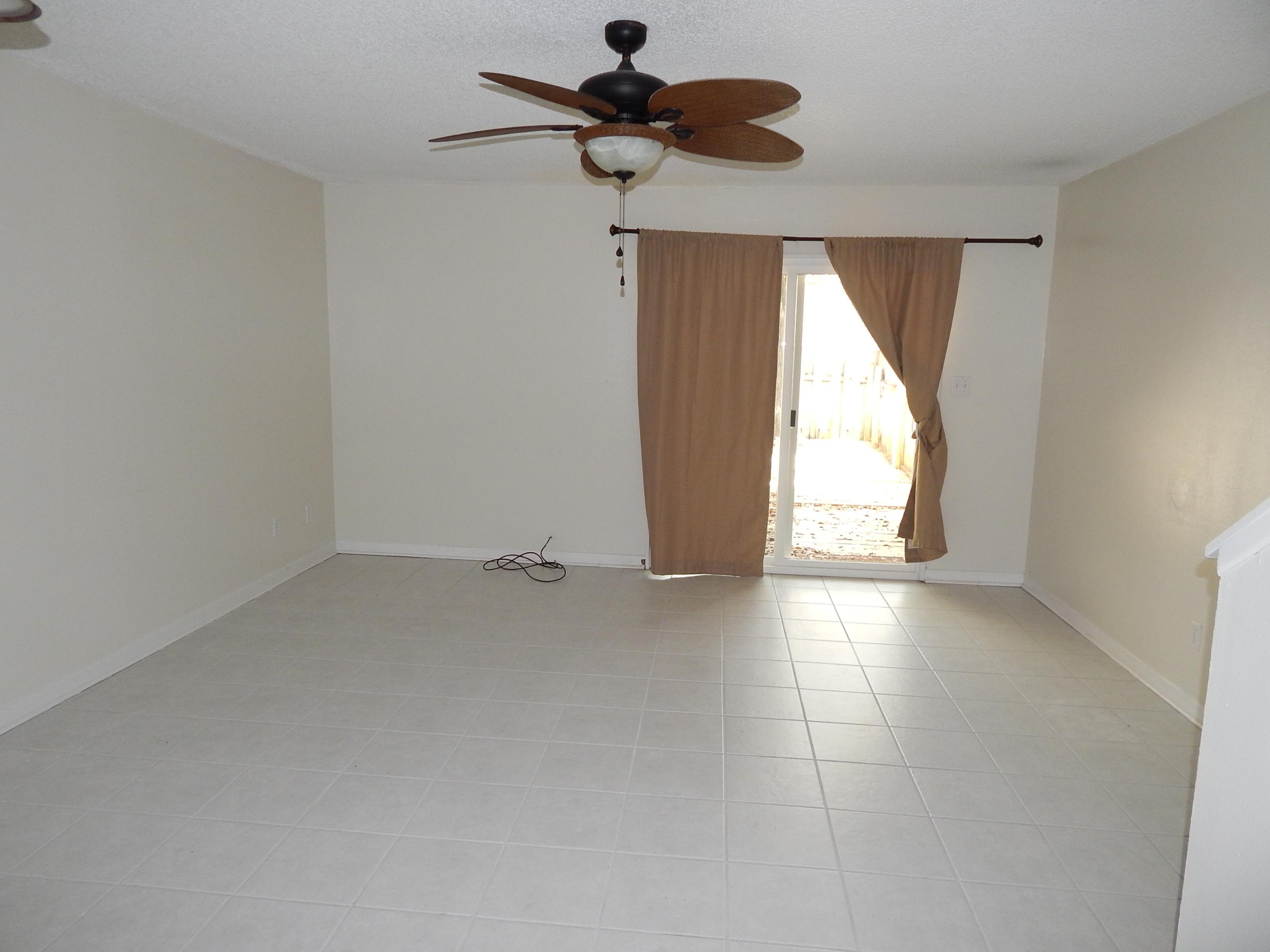 HOWARD GILL REPLAT - Residential