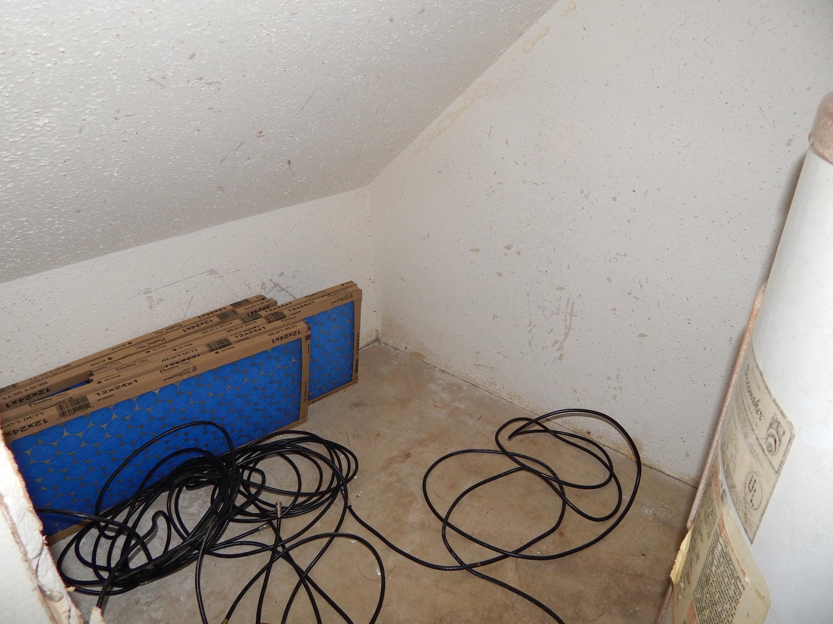 HOWARD GILL REPLAT - Residential