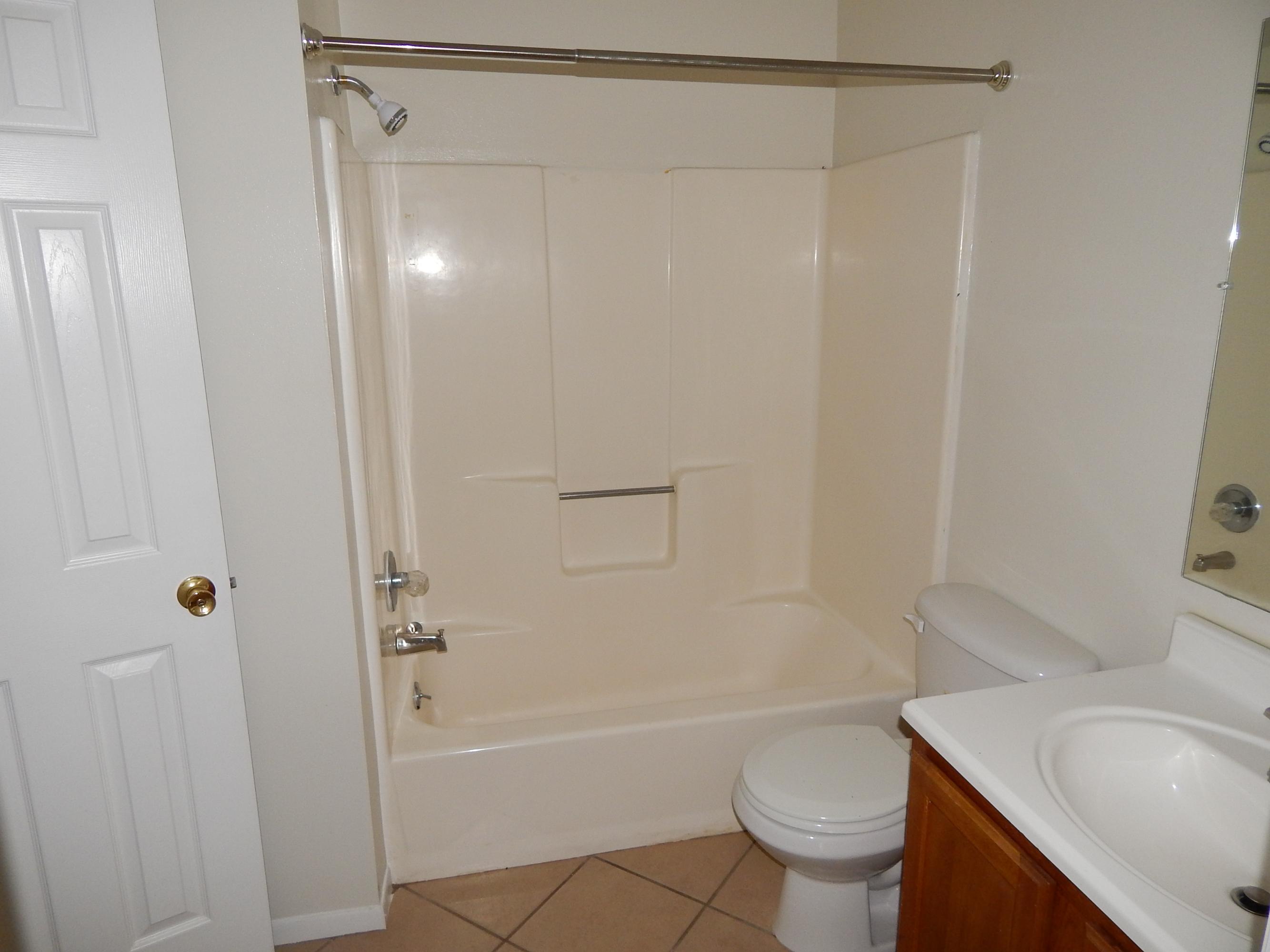 HOWARD GILL REPLAT - Residential