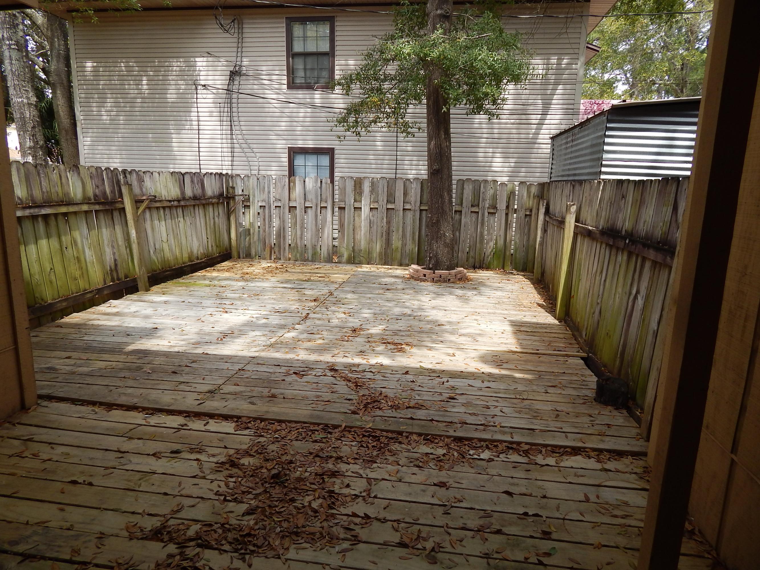 HOWARD GILL REPLAT - Residential