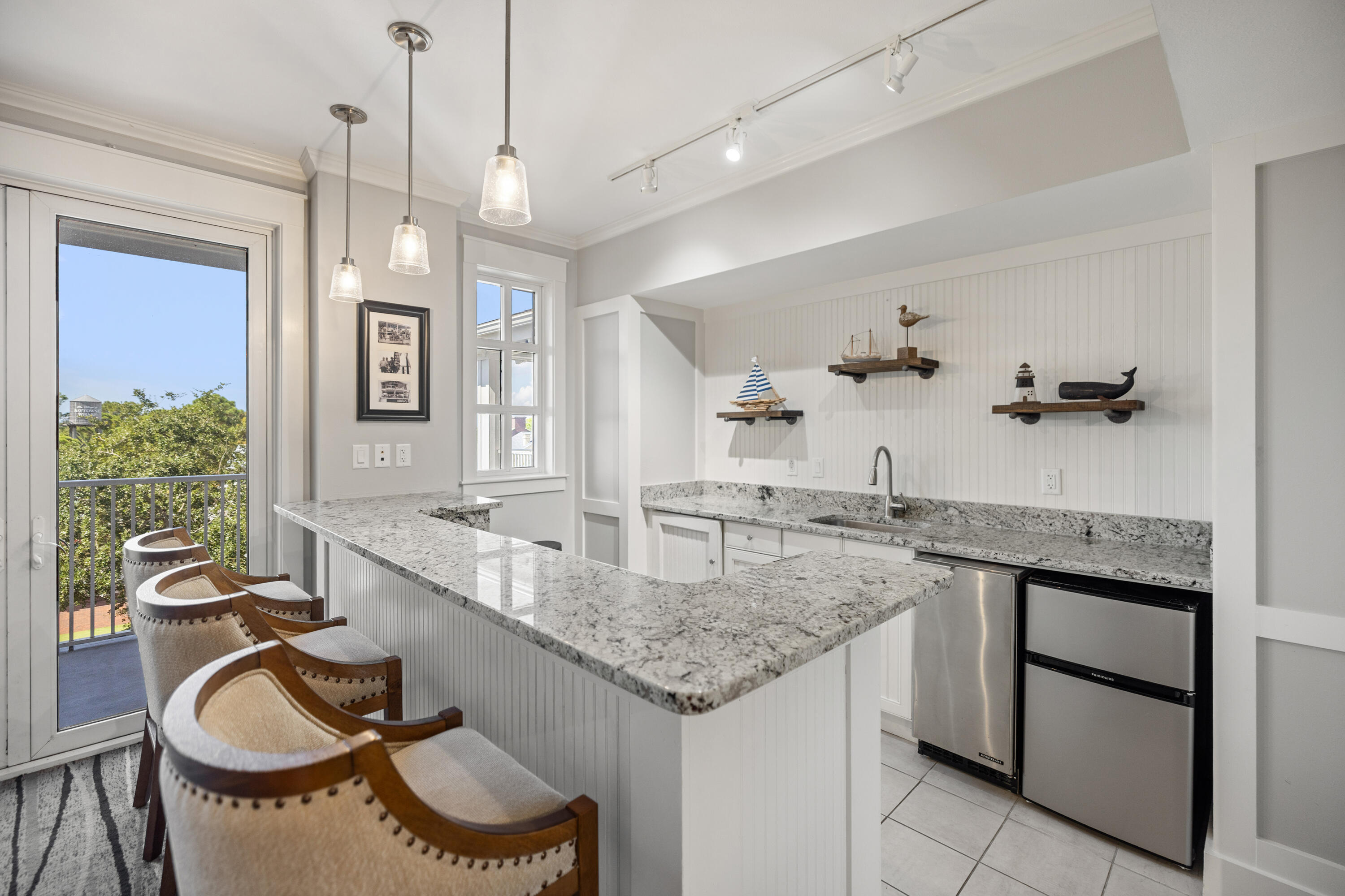 OBSERVATION POINT - Residential