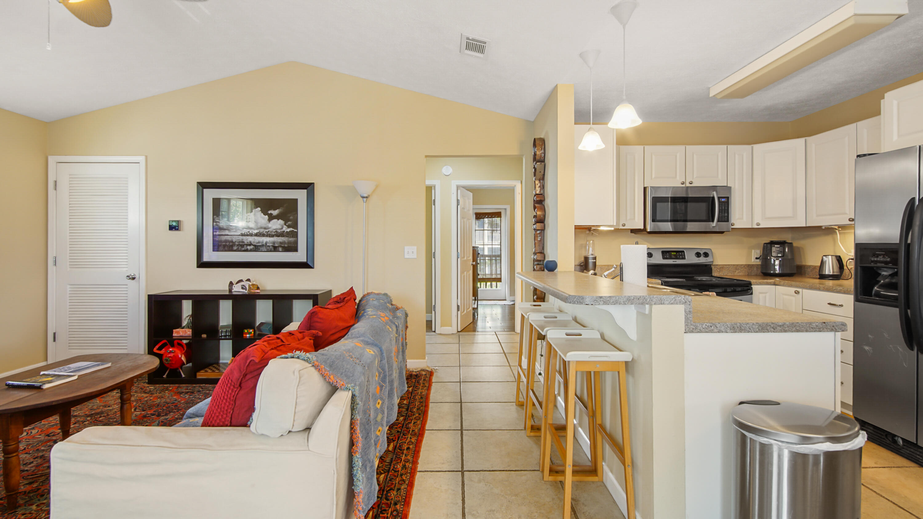 HOLIDAY BEACH - Residential