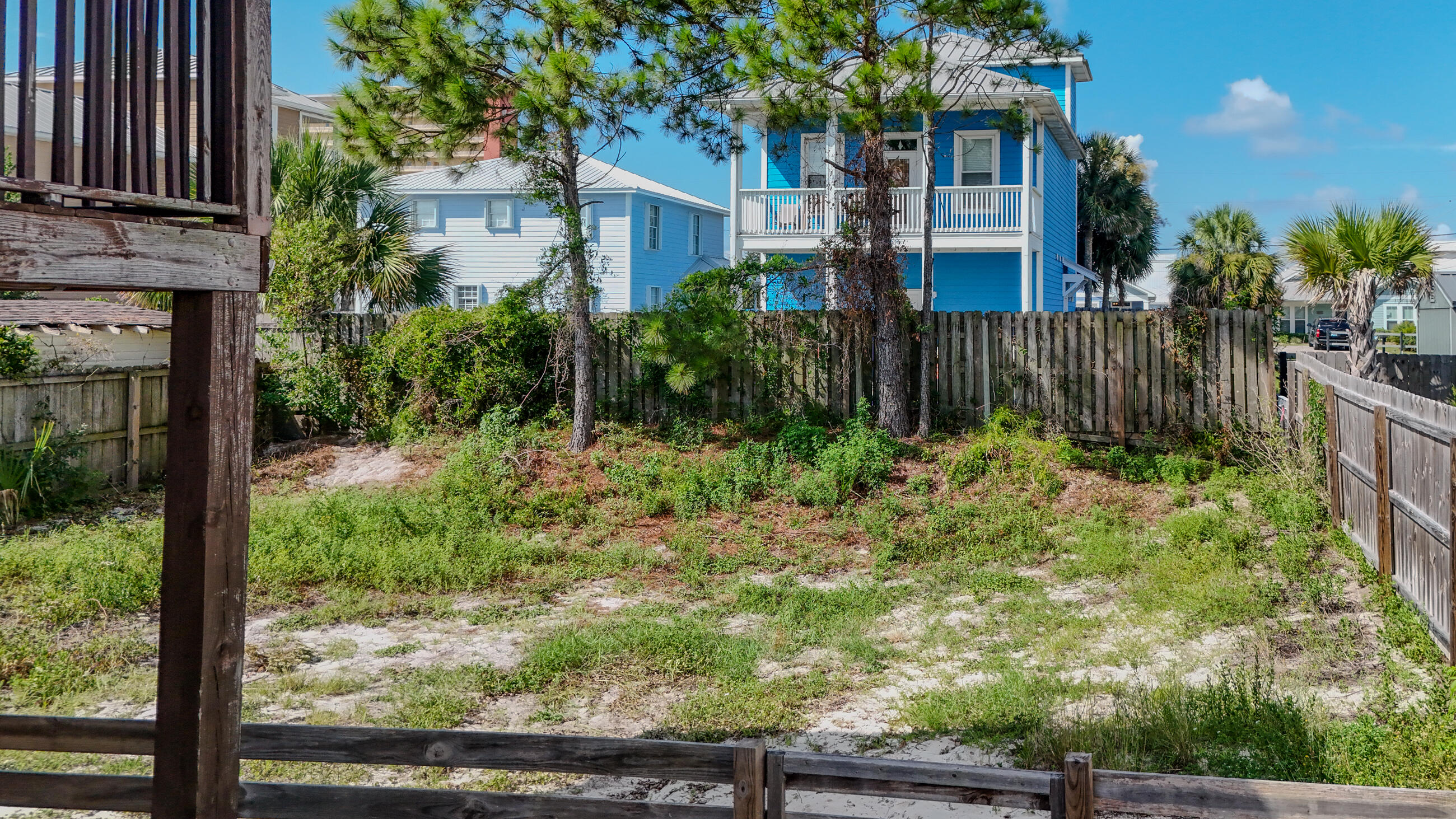 HOLIDAY BEACH - Residential