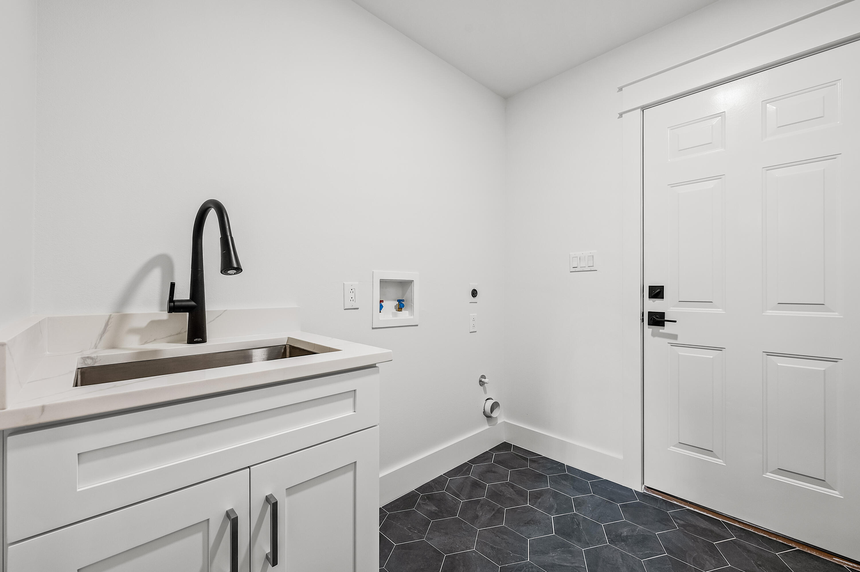 BAYSHORE PLACE PH 2 - Residential