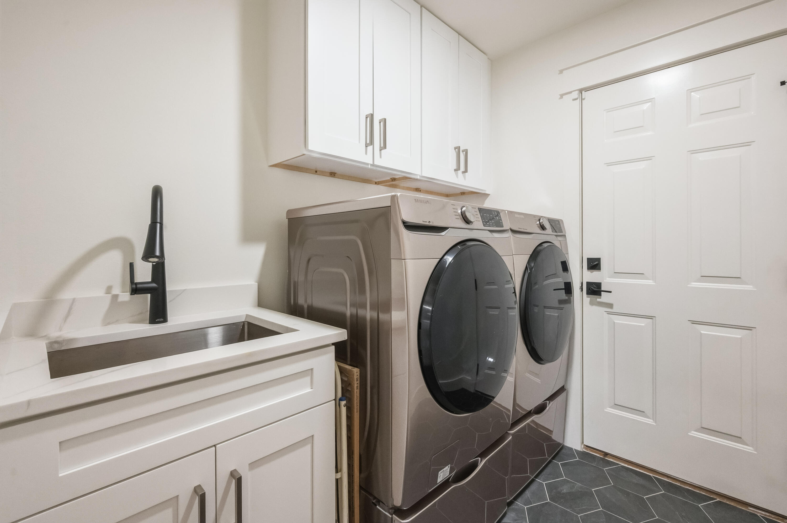 BAYSHORE PLACE PH 2 - Residential