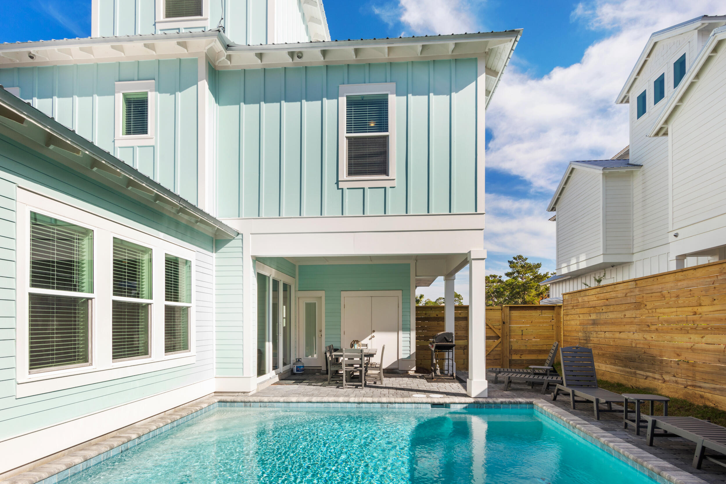 FRANGISTA BEACH 2ND ADDN - Residential